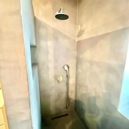 Villa 17 *